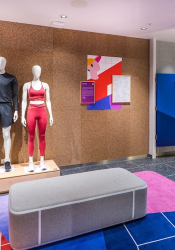 Studio Königshausen was pivotal in bringing the first Nike Live concept store to EMEA in Taby, Stockholm. Our design prioritised sustainability and innovation, creating a retail space exclusive to NikePlus loyalty program members. The store's interior emphasises the seamless integration of eco-friendly materials, underscoring a commitment to environmental consciousness. 